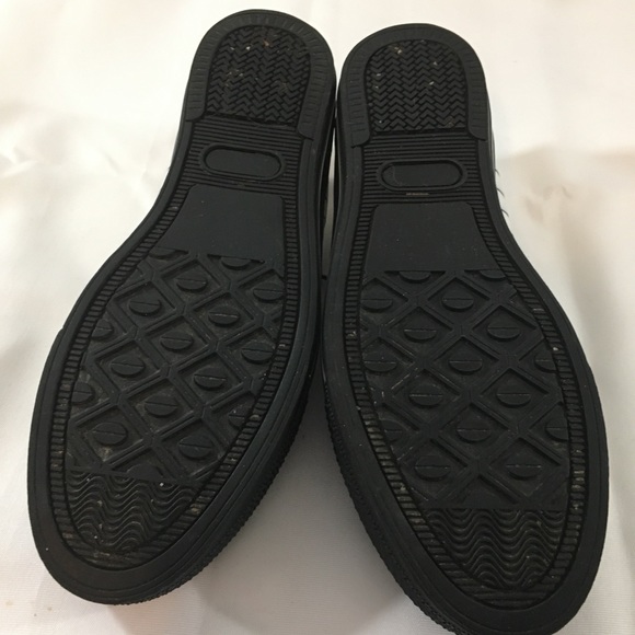 Piano key low top shoes. Like new condition. US10(E41) - Picture 11 of 13